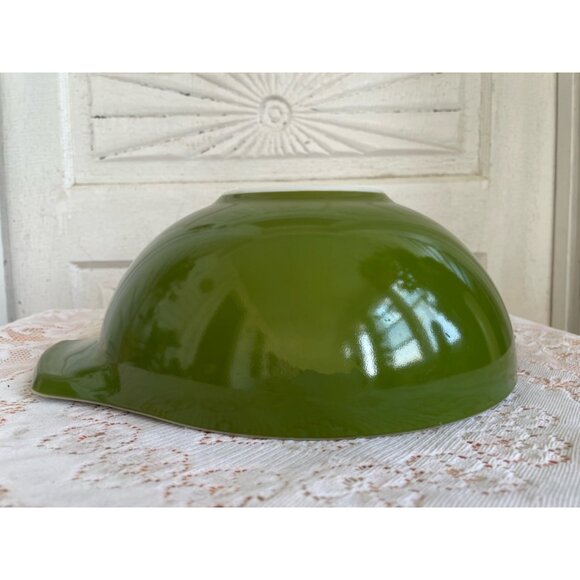 Vintage 1950s Pyrex 4 Qt Cinderellla Mixing Bowl #444 Solid Green - Picture 2 of 11